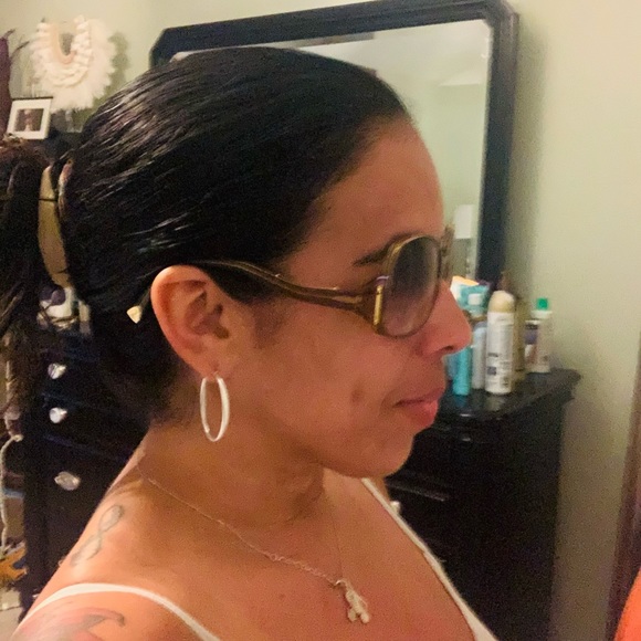 Authentic Louis Vuitton Sunglasses - Picture 7 of 9